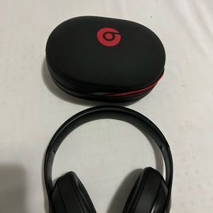 Like new over the ear beats. Open to offers.
